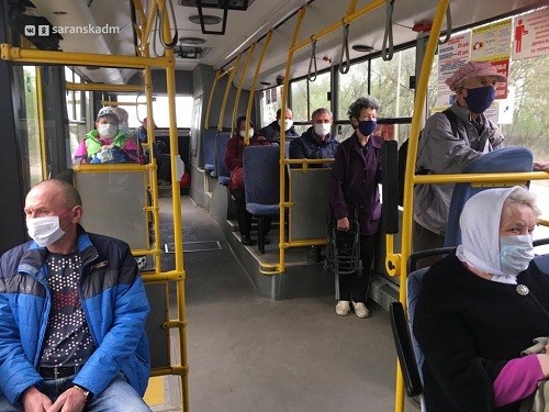 Без масок оказались и водитель, и пассажир stolica-s