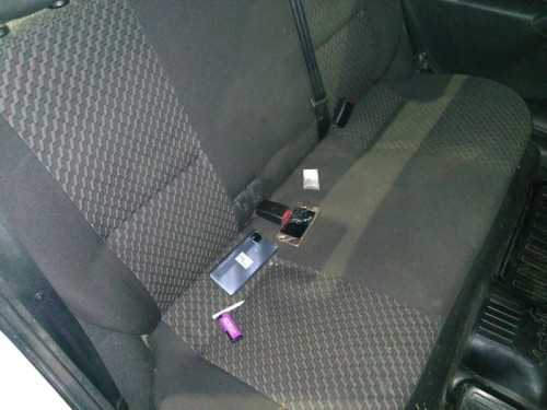 В Оренбурге наркоман испугавшись полицейских пытался избавиться от наркотика