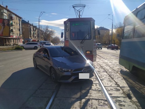 В Орске на проспекте Ленина произошло столкновение троллейбус В Орске на проспекте Ленина произошло столкновение троллейбус