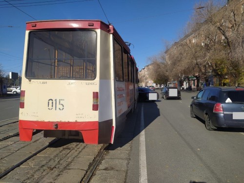 В Орске на проспекте Ленина произошло столкновение троллейбус В Орске на проспекте Ленина произошло столкновение троллейбус