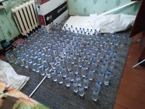 Сотрудники полиции продолжают изымать контрафактный алкоголь