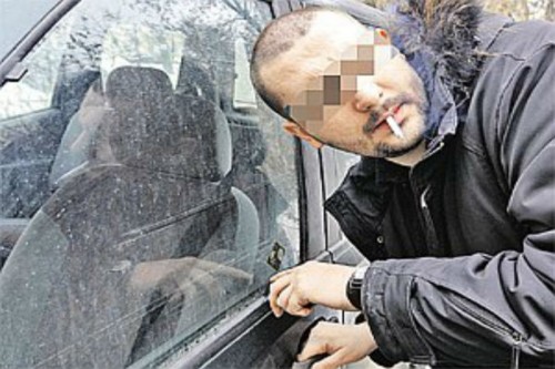 В Сорочинском округе ранее судимы БОМЖ угнал автомобиль «ВАЗ» В Сорочинском округе ранее судимы БОМЖ угнал автомобиль «ВАЗ»