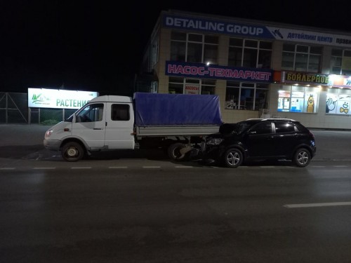 В Оренбурге на Неженском шоссе произошло ДТП В Оренбурге на Неженском шоссе произошло ДТП