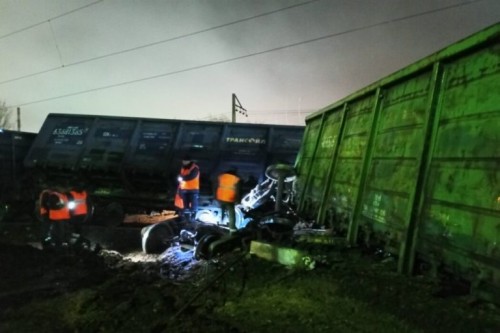 В Оренбурге опрокинулись вагоны с рудой