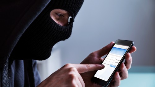 Полицейский пенсионер не дал мошенникам обмануть себя Полицейский пенсионер не дал мошенникам обмануть себя