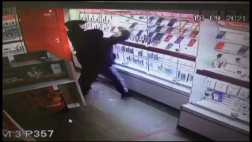 В Оренбурге житель Башкирии с приятелем совершили кражу мобильных телефонов В Оренбурге житель Башкирии с приятелем совершили кражу мобильных телефонов