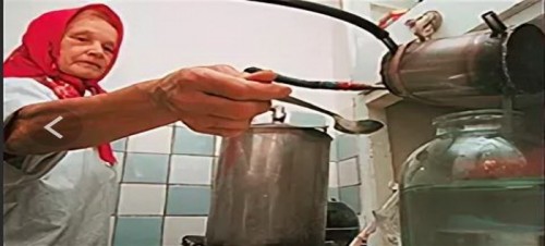 В Орске 13-летний школьник напился бабушкиного самогона и попал в больницу В Орске 13-летний школьник напился бабушкиного самогона и попал в больницу