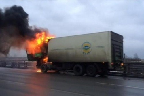 В Сорочинске на улице Карла –Маркса сгорел автомобиль «КАМАЗ»