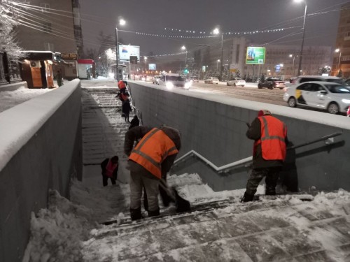 Ночью и утром Оренбург накрыла метель