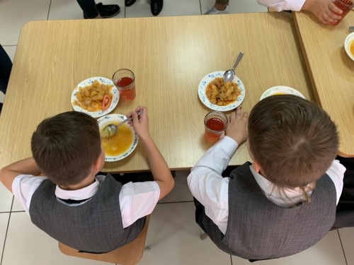 Троих школьников Тюльганского района выгнали из-за отказа питаться Троих школьников Тюльганского района выгнали из-за отказа питаться