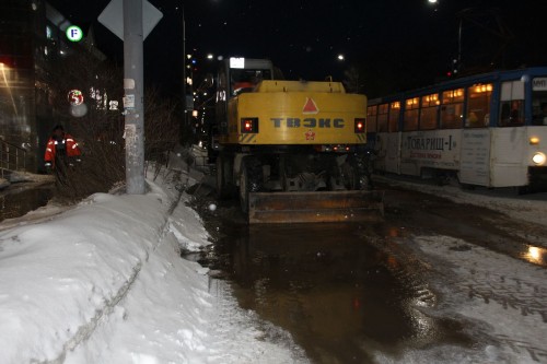 На улице Советской в Новотроицке произошел прорыв на водопроводе