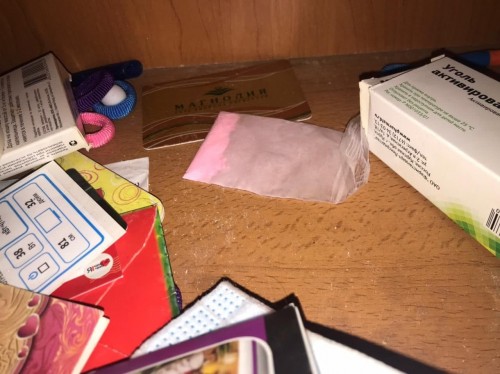 В Оренбурге у местных жителей изъята крупная партия с синтетическим наркотиком В Оренбурге у местных жителей изъята крупная партия с синтетическим наркотиком