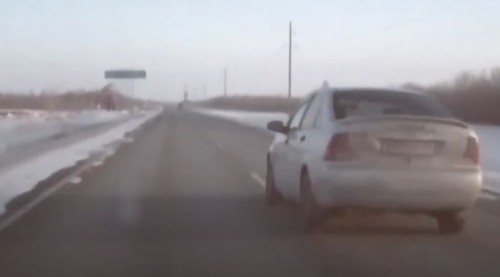 В Оренбурге сотрудники полиции открыли стрельбу по колесам автомобиля В Оренбурге сотрудники полиции открыли стрельбу по колесам автомобиля