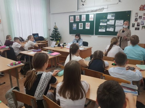 Сотрудники полиции Гая сыграли со школьниками в «Крестики нолики» Сотрудники полиции Гая сыграли со школьниками в «Крестики нолики»