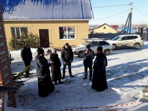 В пострадавшей от огня в церкви в П. Покровке побывала инспекция государственной охраны В пострадавшей от огня в церкви в П. Покровке побывала инспекция государственной охраны