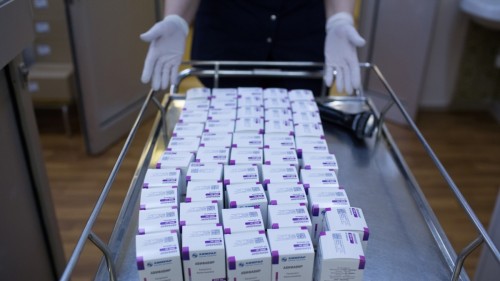 На три миллиона рублей медики ежедневно выписывают лекарств