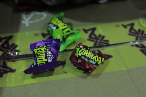 Таможенники на границе с Казахстаном изъяли 19 тонн украинских конфет «Roshen»