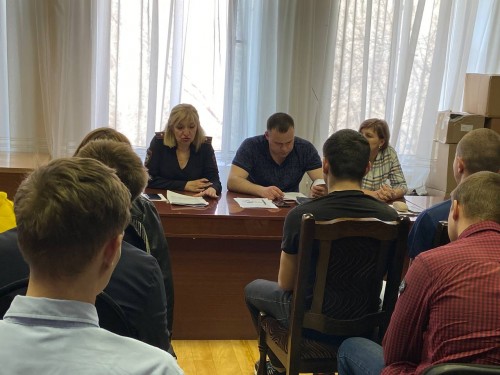 В рамках оперативно-профилактической операции «Дети России» сотрудники полиции провели встречу с школьниками в Администрации Ленинского района В рамках оперативно-профилактической операции «Дети России» сотрудники полиции провели встречу с школьниками в Администрации Ленинского района