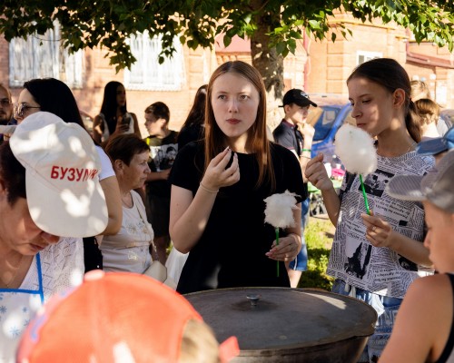 Госавтоинспекция Бузулука и члены Общественного совета приняли участие в Празднике Двора.