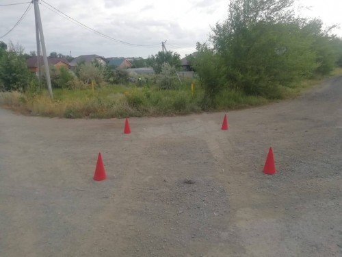 Сотрудники полиции устанавливают обстоятельства дорожно-транспортного происшествия на улице Петровского города Орска Сотрудники полиции устанавливают обстоятельства дорожно-транспортного происшествия на улице Петровского города Орска