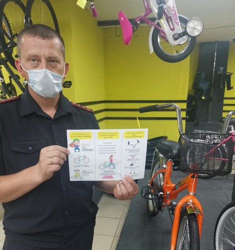 Дорожные полицейские Оренбурга напоминают о безопасности  детей-велосипедистов