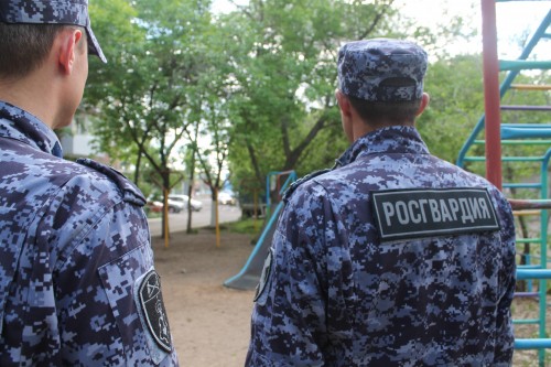 В Оренбурге сотрудники Росгвардии задержали мужчину, угрожавшего ножом бывшей жене