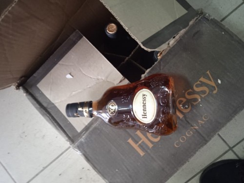 Полицейские экономической безопасности пресекли деятельность группы, распространяющей контрафактный табак и алкоголь Полицейские экономической безопасности пресекли деятельность группы, распространяющей контрафактный табак и алкоголь