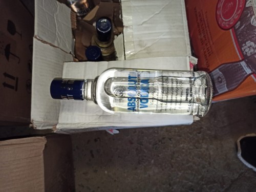 Полицейские экономической безопасности пресекли деятельность группы, распространяющей контрафактный табак и алкоголь Полицейские экономической безопасности пресекли деятельность группы, распространяющей контрафактный табак и алкоголь