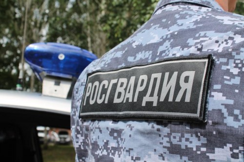 В Оренбурге сотрудники Росгвардии задержали мужчину, который напал с ножом на гражданина В Оренбурге сотрудники Росгвардии задержали мужчину, который напал с ножом на гражданина