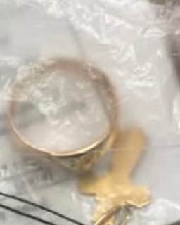 В Орске задержана пенсионерка похитившая золотые украшения