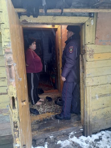 В Оренбургской области продолжается акция «Один день с участковым»  