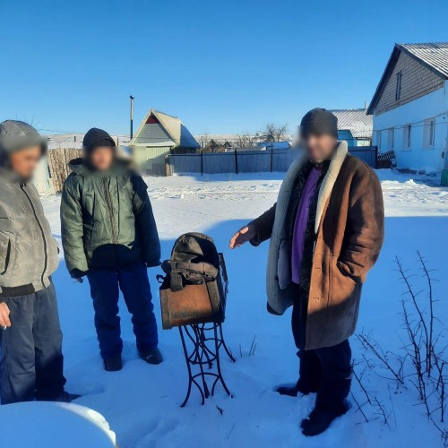 В Первомайском районе сотрудники полиции задержали подозреваемого в незаконном хранении марихуаны в крупных размерах