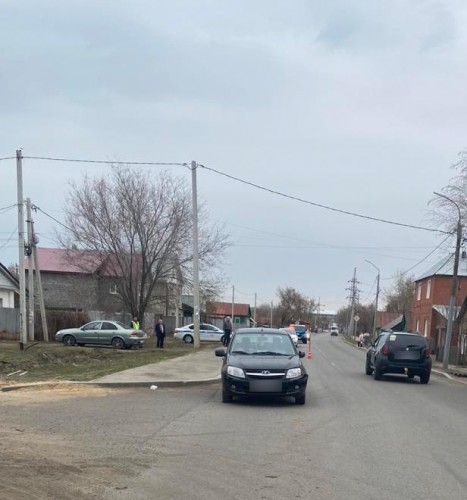 В Оренбурге в ДТП на улице Котова пострадал семиклассник В Оренбурге в ДТП на улице Котова пострадал семиклассник