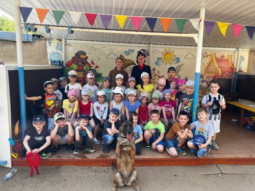 Сотрудники УНК провели профилактическую акцию «День правовой помощи детям» Сотрудники УНК провели профилактическую акцию «День правовой помощи детям»