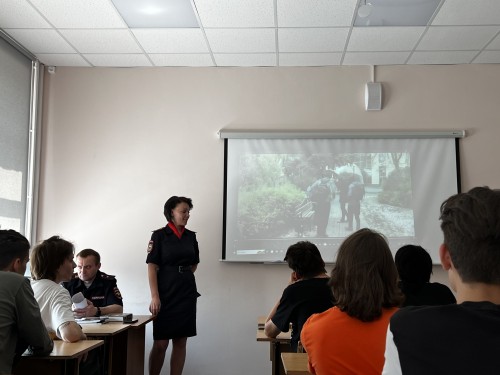 Сотрудники УНК провели профилактическую акцию «День правовой помощи детям» Сотрудники УНК провели профилактическую акцию «День правовой помощи детям»