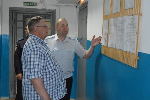 Общественник проверил работу изолятора временного содержания Отделения МВД России по Шарлыкскому району Общественник проверил работу изолятора временного содержания Отделения МВД России по Шарлыкскому району