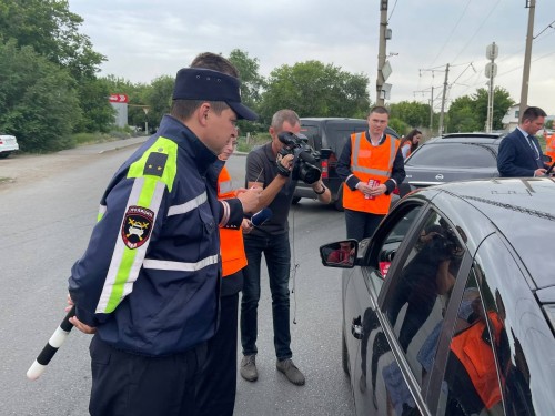 В Оренбурге сотрудники Госавтоинспекции и представители РЖД провели совместную акцию В Оренбурге сотрудники Госавтоинспекции и представители РЖД провели совместную акцию
