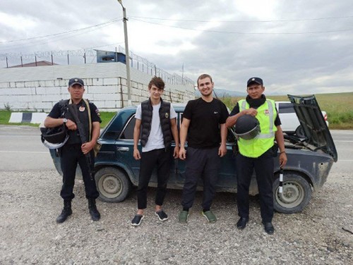 Оренбургские полицейские на Северном Кавказе предотвратили пожар автомобиля