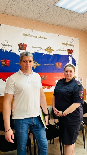 В Оренбурге член Общественного совета при региональном УМВД проверил качество оказания госуслуг полицейскими В Оренбурге член Общественного совета при региональном УМВД проверил качество оказания госуслуг полицейскими