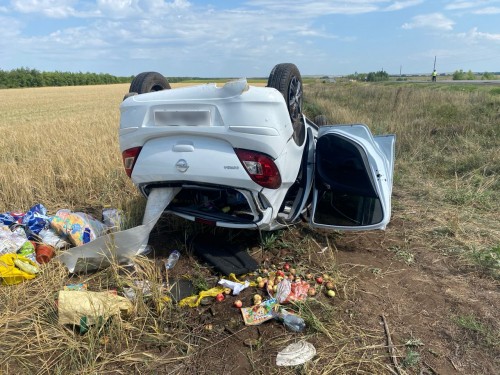 Сотрудники ДПС устанавливают обстоятельства ДТП, в котором пострадал восьмилетний пассажир