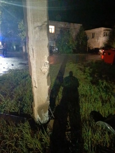 В Бугуруслане сотрудниками полиции устанавливаются обстоятельства ДТП, в котором один человек погиб, еще два пострадали. В Бугуруслане сотрудниками полиции устанавливаются обстоятельства ДТП, в котором один человек погиб, еще два пострадали.