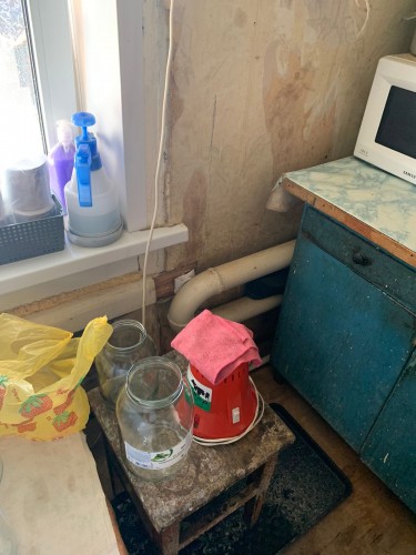 Сотрудники полиции при осмотре частного дома и надворных построек жителя с. Гребени обнаружили свертки с растительной массой зеленого цвета. Сотрудники полиции при осмотре частного дома и надворных построек жителя с. Гребени обнаружили свертки с растительной массой зеленого цвета.