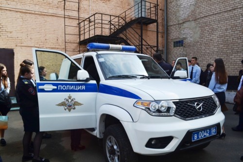 В Оренбурге студенты  Башкирского экономико-юридического колледжа познакомились с работой патрульно-постовой службы полиции