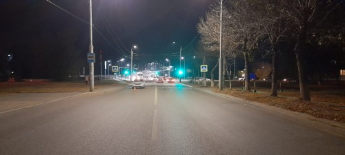 Сотрудники ГИБДД устанавливают обстоятельства ДТП, в котором пострадала женщина - пешеход Сотрудники ГИБДД устанавливают обстоятельства ДТП, в котором пострадала женщина - пешеход