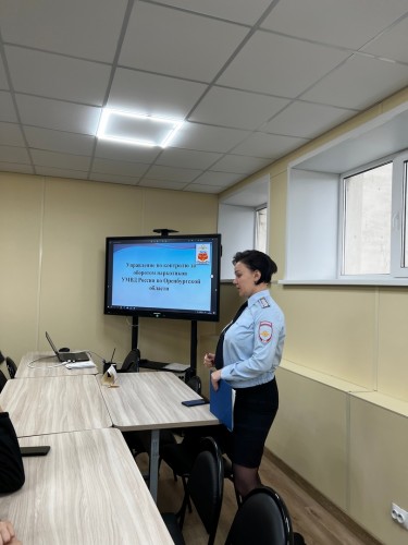 В рамках акции «Сообщи, где торгуют смертью» в педагогическом колледже им. Н. К. Калугина прошел информационный час