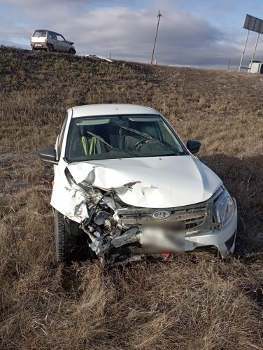 Сотрудники полиции Абдулинского района устанавливают обстоятельства ДТП с пострадавшими Сотрудники полиции Абдулинского района устанавливают обстоятельства ДТП с пострадавшими