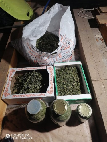 Крупную партию запрещенного вещества обнаружили полицейские в Октябрьском районе Крупную партию запрещенного вещества обнаружили полицейские в Октябрьском районе