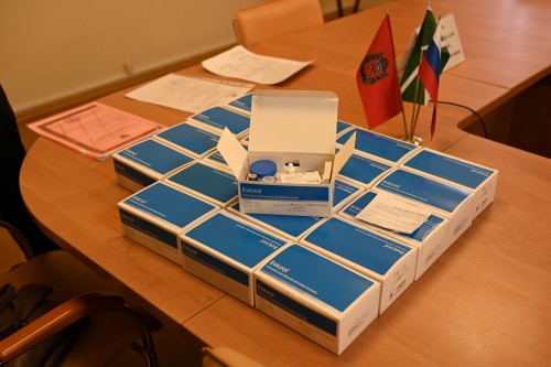 В Оренбурге таможенники передали конфискованный стоматологический материал на нужды СВО