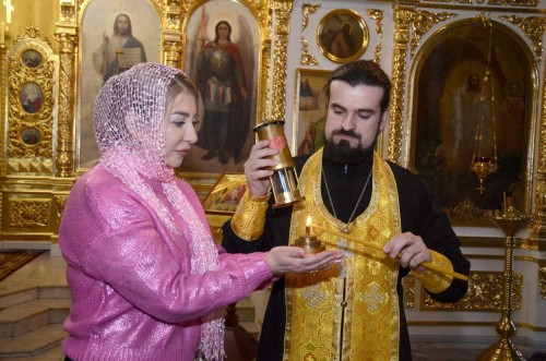 Огонь семейного очага из Мурома передали в Оренбургскую епархию. Огонь семейного очага из Мурома передали в Оренбургскую епархию.