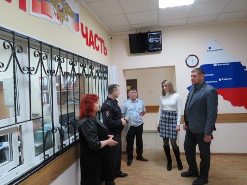 В Оренбургской области представители Общественного совета проверили работу дежурной части